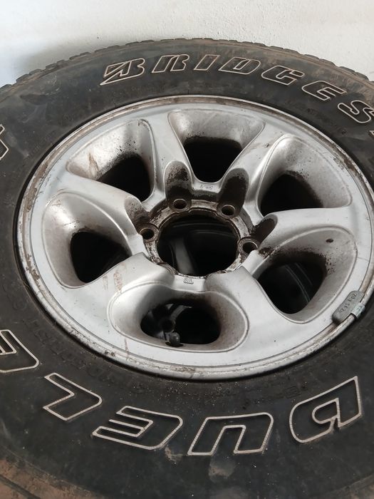 Pneus e jantes para 4vs4