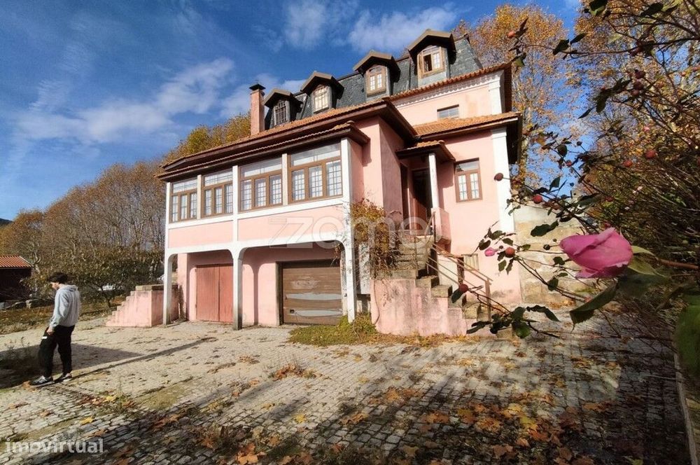 Edifício clássico na vila termal de Vidago