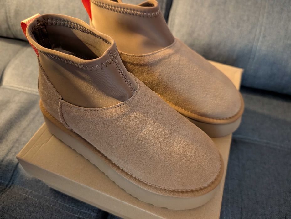 Bota Ugg Camel Nova