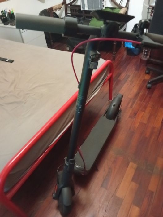Trotinet navee v25