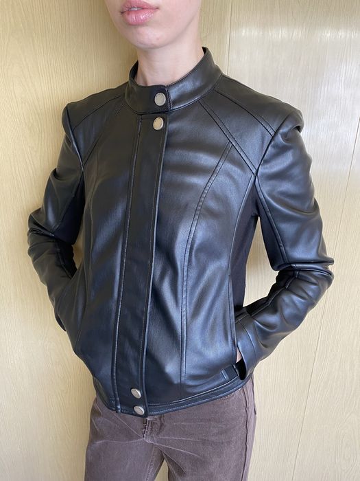 Продам куртку GUESS