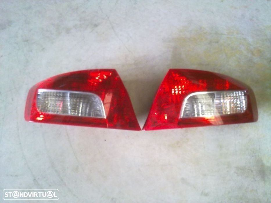 Farolins Peugeot 407 2010