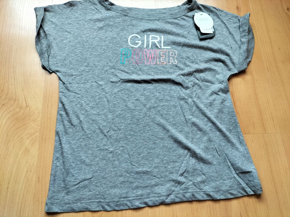 T-shirt cinzenta girl power. Donne