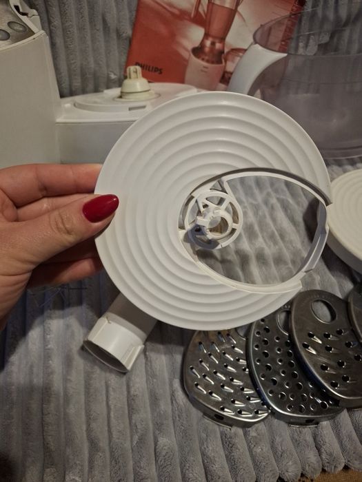 Кухонний комбайн філіпс hr7764