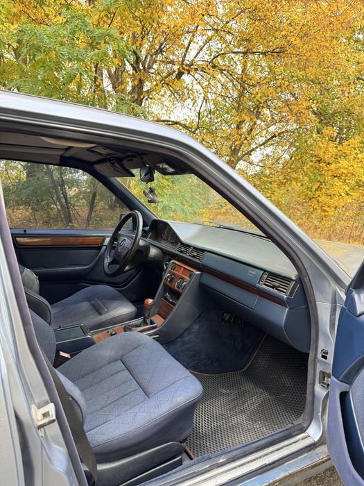Продам Мерседес w124 1994 год