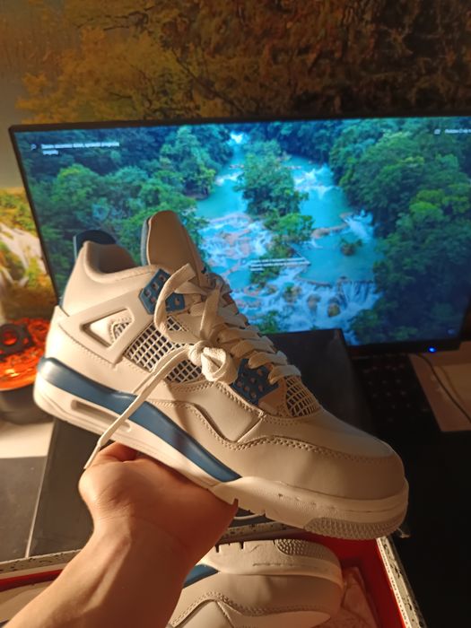 Air Jordan 4 Retro