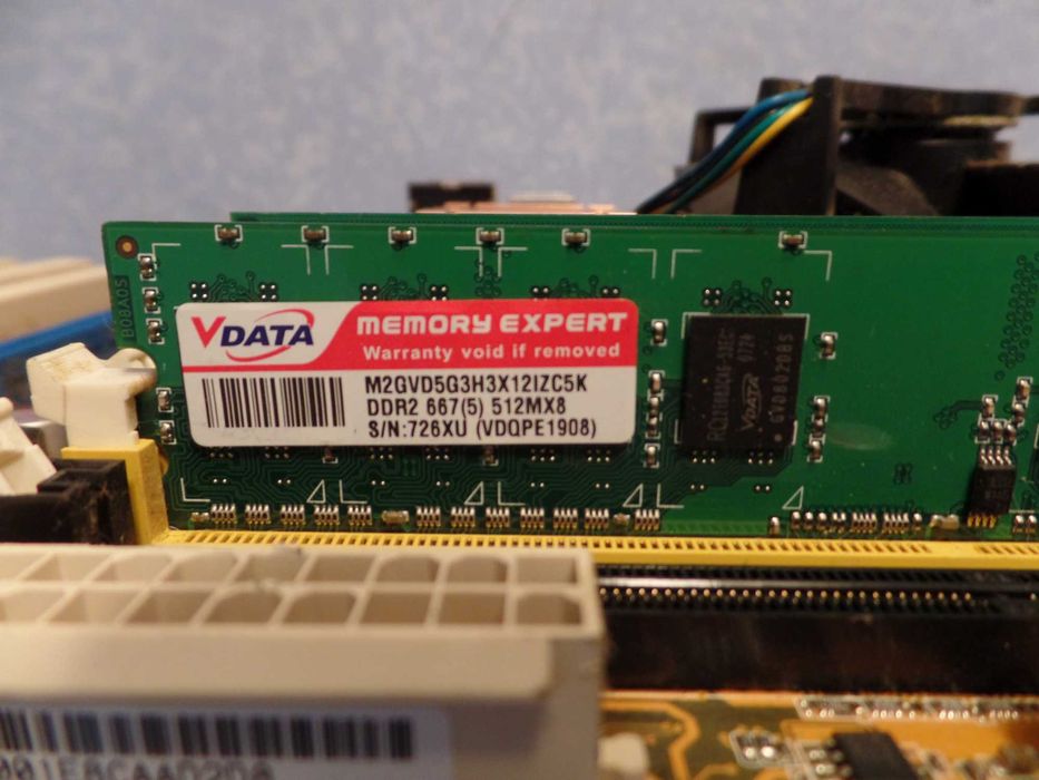 Board Asus P5KPL-E mais 2 memórias Ram (892)