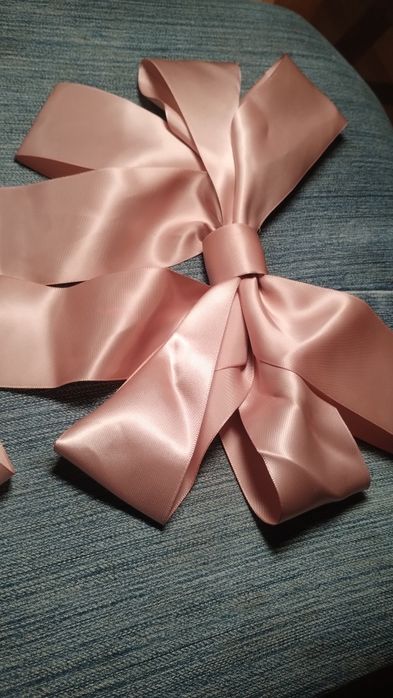 Ніжно-рожевий бант для костюма