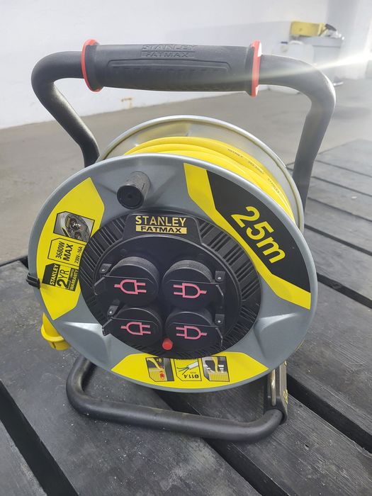 Przedłużacz STANLEY 25m 3x2.5