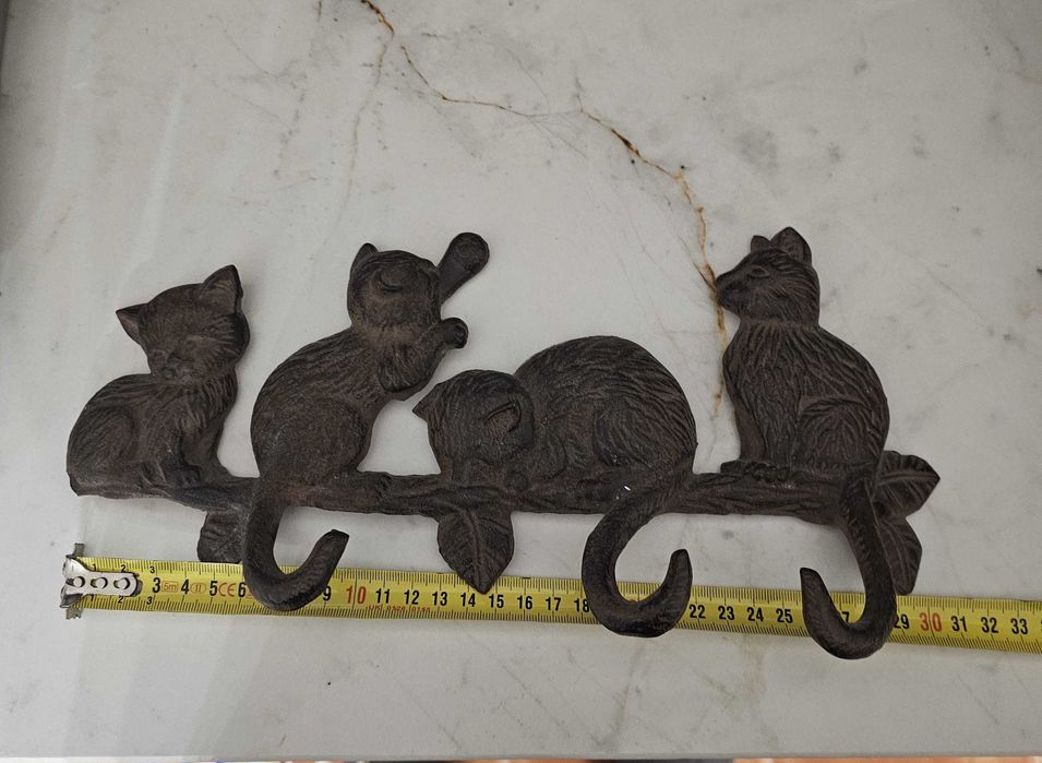 Cabide em ferro gatos