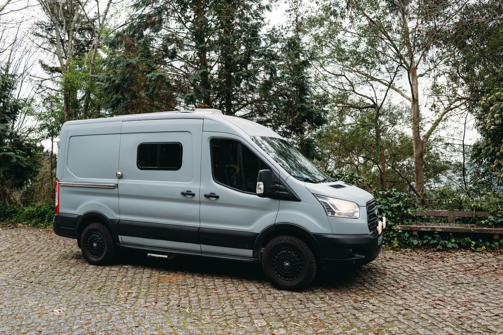 Campervan Autocaravana Ford Transit, autónoma, Conversão a estrear