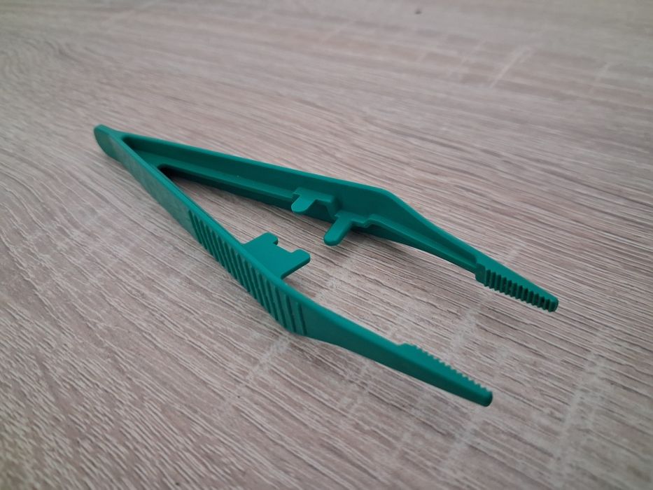 Pęseta zielona 12cm dla mrówek do formikarium