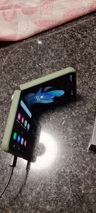 Samsung ZFlip 4  ZFlip4