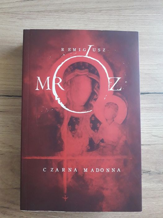 Czarna madonna - Remigiusz Mróz