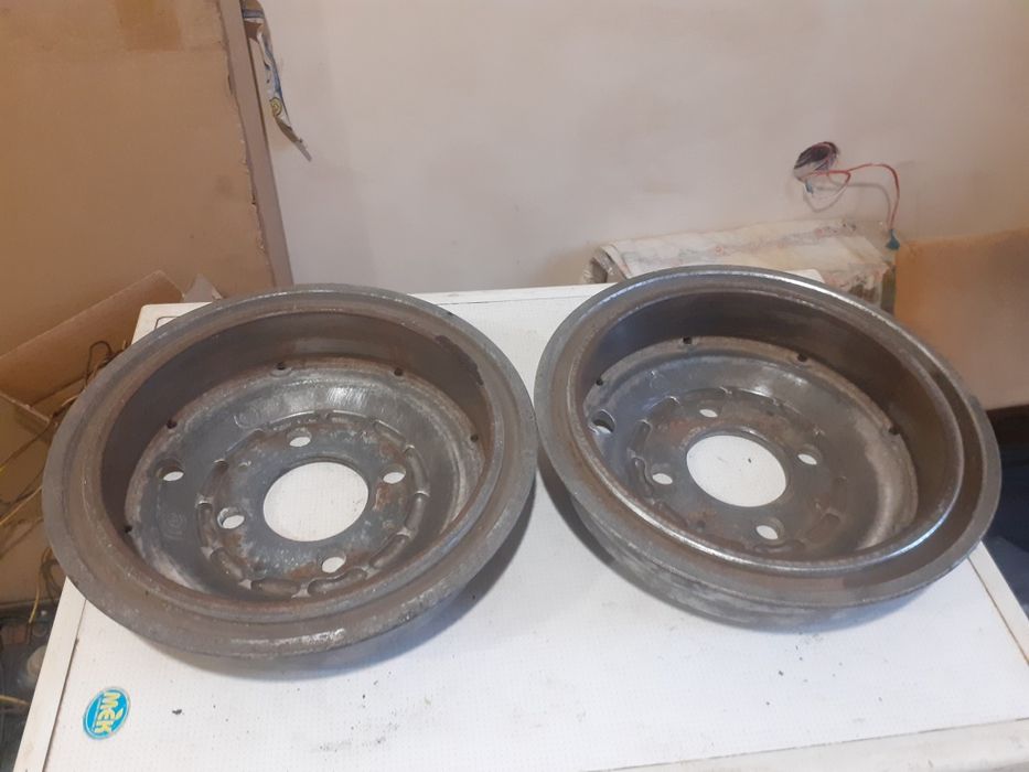 Тормозные барабаны на Москвич 2141.