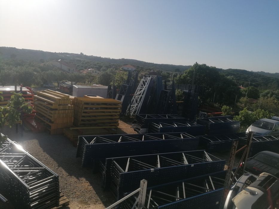 Racks, parteleiras industriais, estantes de armazém