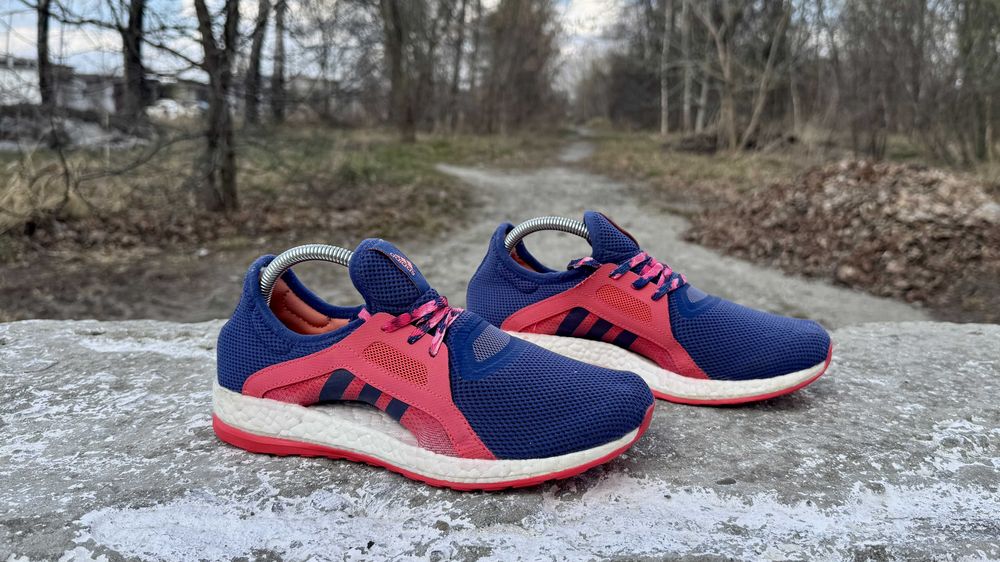 Жіночі бігові кросівки Adidas Pure Boost X