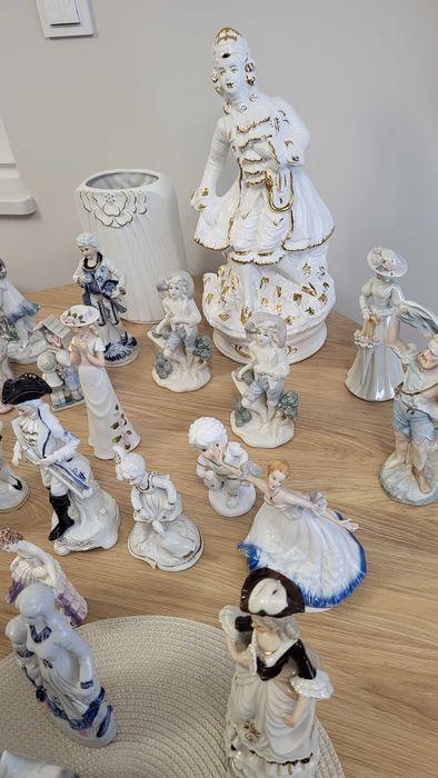 Kolekcja figurek porcelanowych