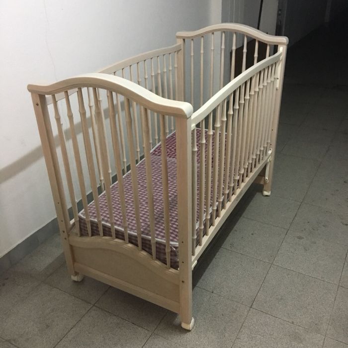 Cama de bebé em Madeira