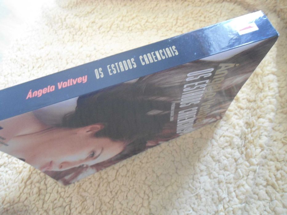 Os Estados Carenciais por Ángela Vallvey