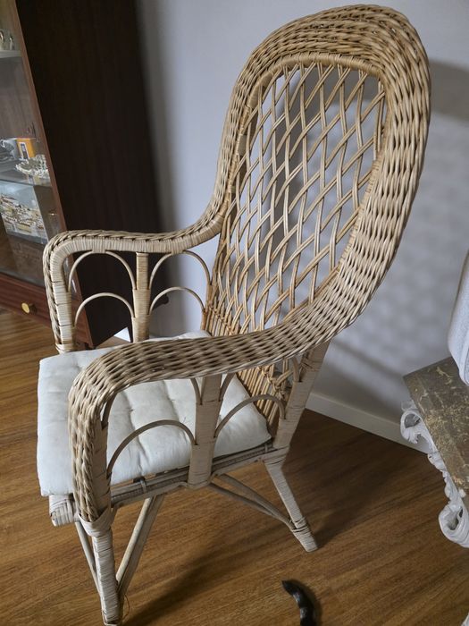 Cadeira de vime usada