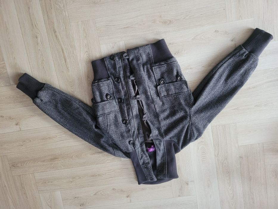 Przejściowa  kurtka  brązowa ze stojką