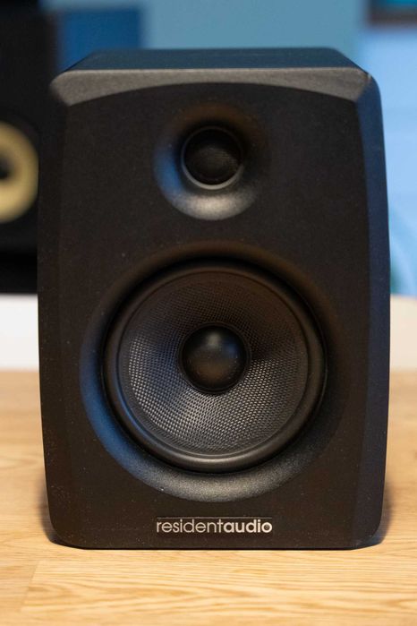 Resident Audio M5 - Monitory studyjne bliskiego pola