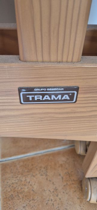 Berço TRAMA em madeira com rodas