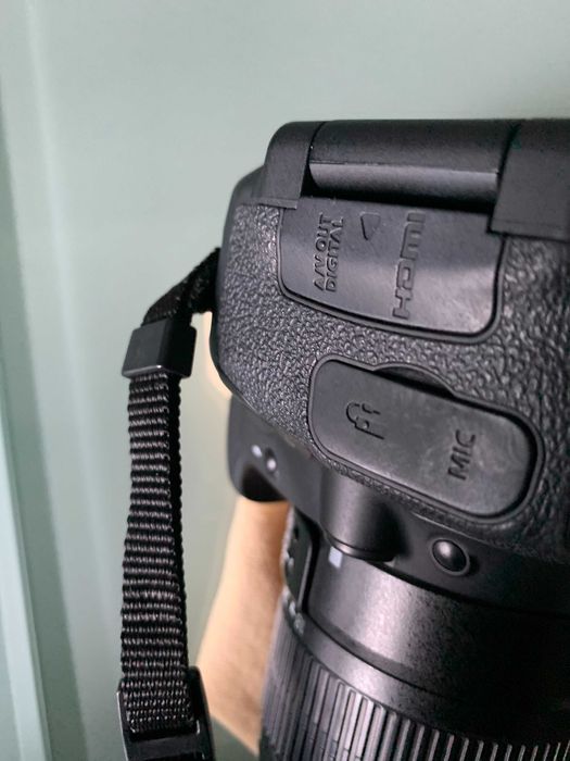 Máquina Fotográfica Canon EOS 600D Reflex. NOVA