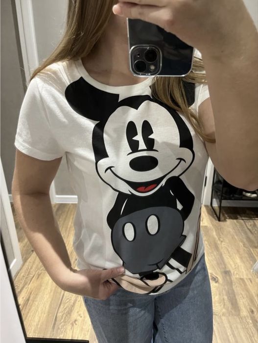 Жіноча футболка disney h&m, М