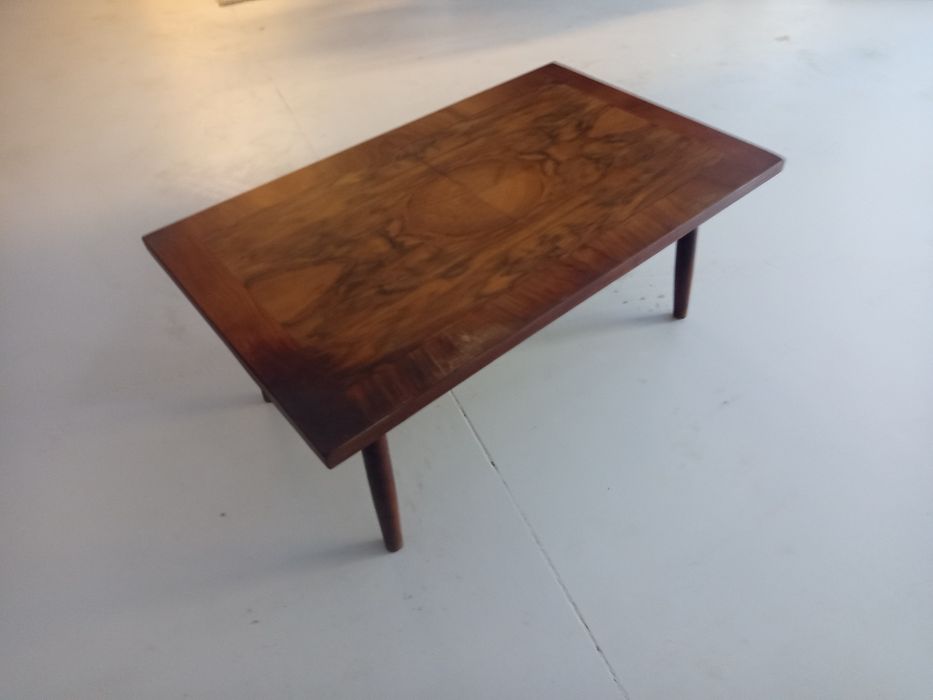 Mesa de centro me antiga