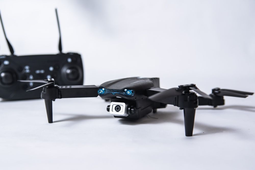 Нові, дрон е99 з трьома акамуляторами і камерою