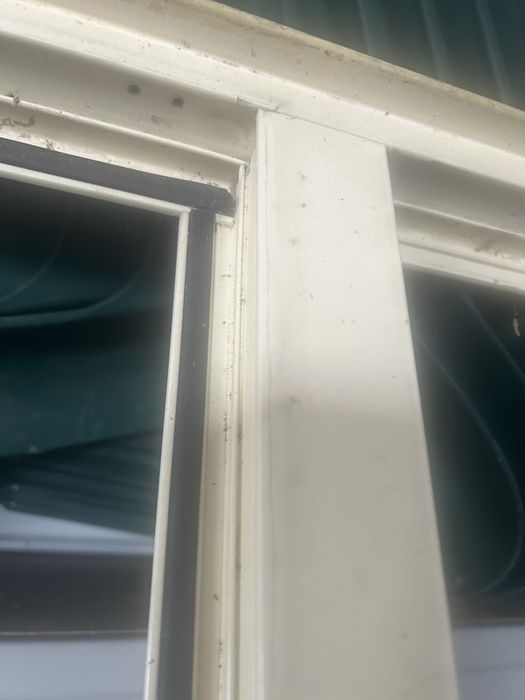 Armadura de aluminio — sem vidro na parte fixa
