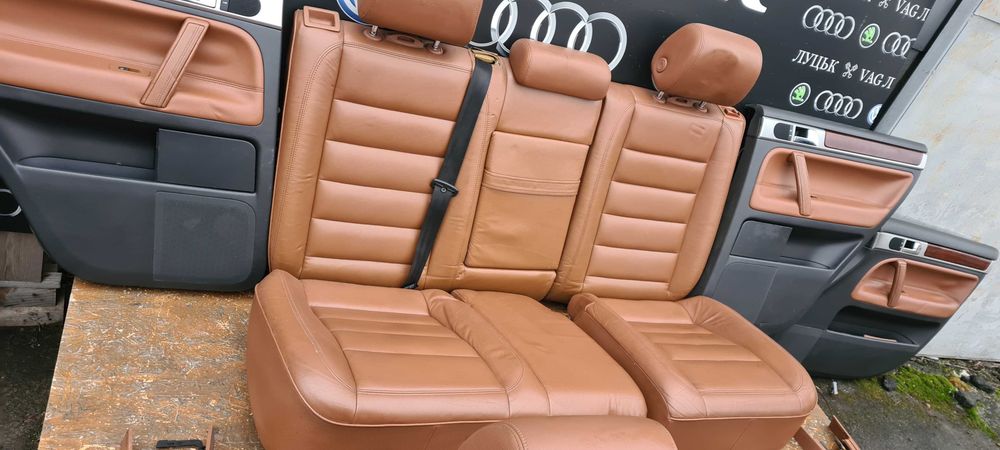 Сидіння + Карти Volkswagen Touareg салон обшивки дверей