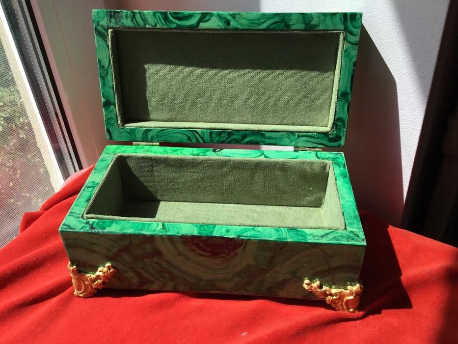 Шкатулка для украшений