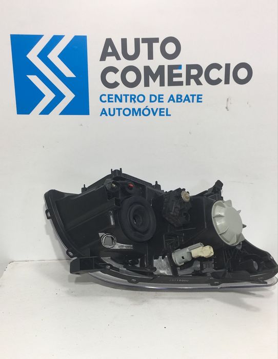 OTICA ESQUERDA TOYOTA AVENSIS II (_T25_) [03-09]