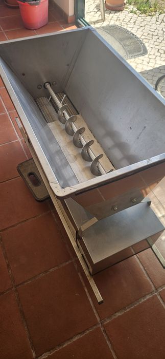 Desengaçador  uvas elétrico