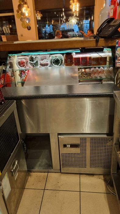 Vitrine Expositora de embutir refrigerada