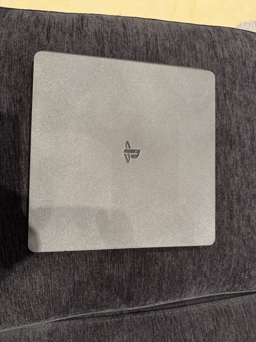 Playstation 4 Slim 1TB