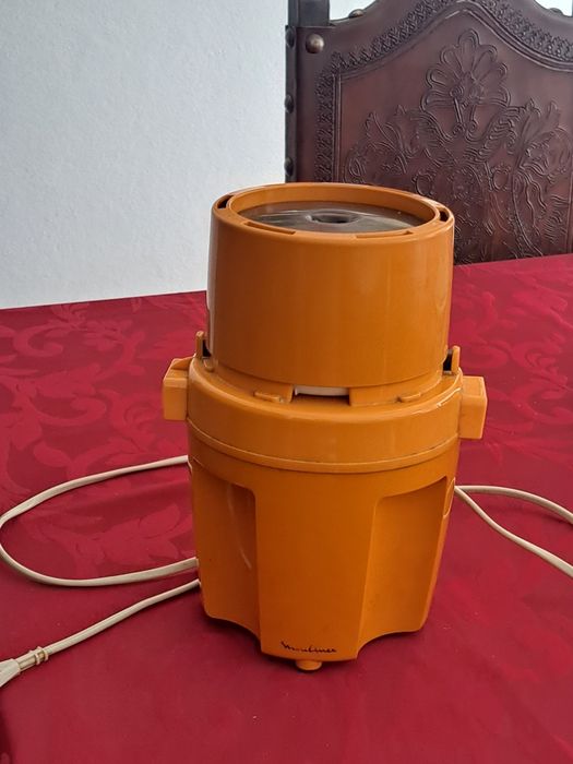 Picadora da marca Moulinex