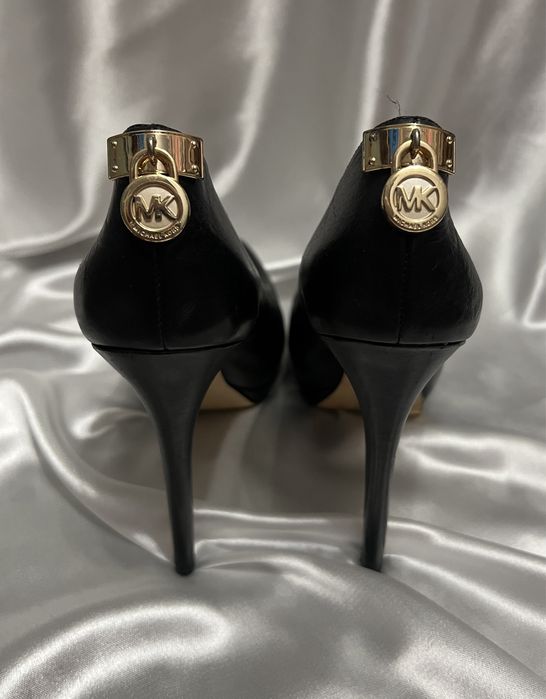 Чорні шкіряні туфлі-човники michael kors hamilton