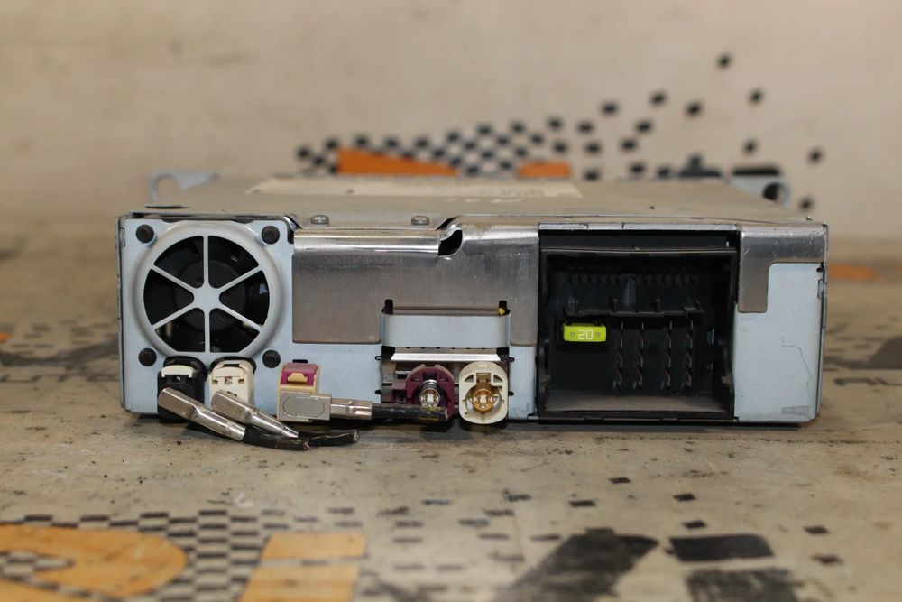 Rádio / auto-rádio BMW 1 (F20)
