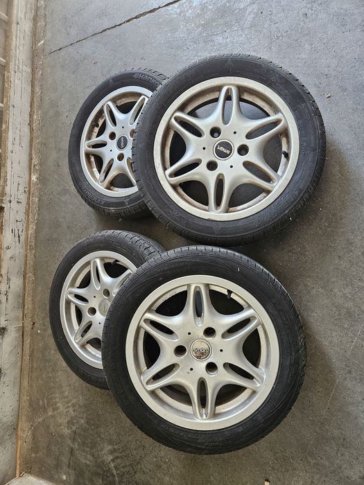 Smart fortwo 450 jantes com pneus em bom estado