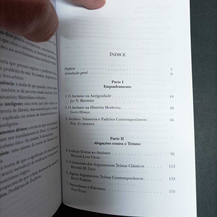 Um Mundo Sem Deus, ensaios sobre o ateísmo
