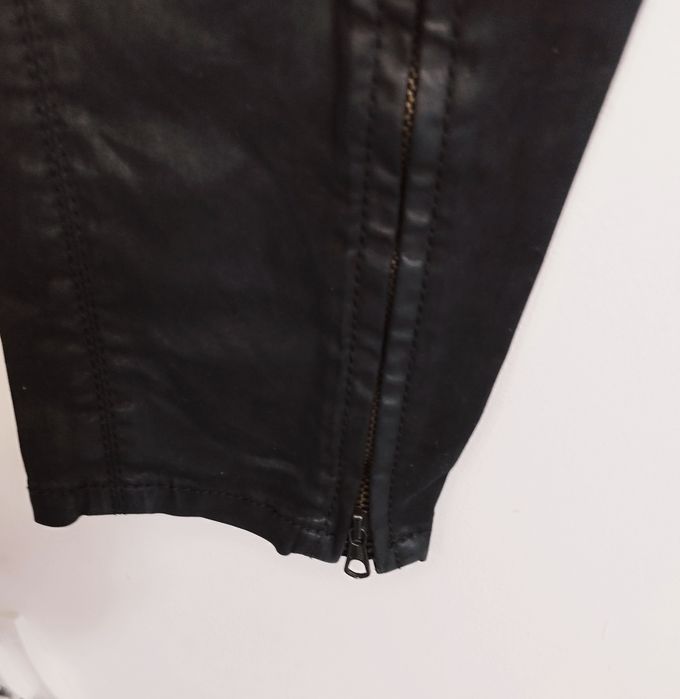 Miękkie woskowane spodnie Cambio S,
W pasie 40 cm x 2
Długość 100 cm
O