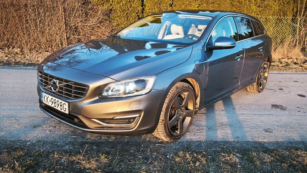 Volvo V60 2.4 D6 skóry, navi, 4X4 Kraków