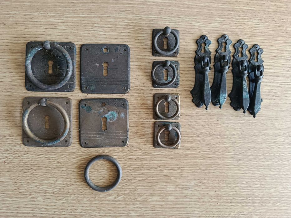 Ferragens de mobiliário antigas