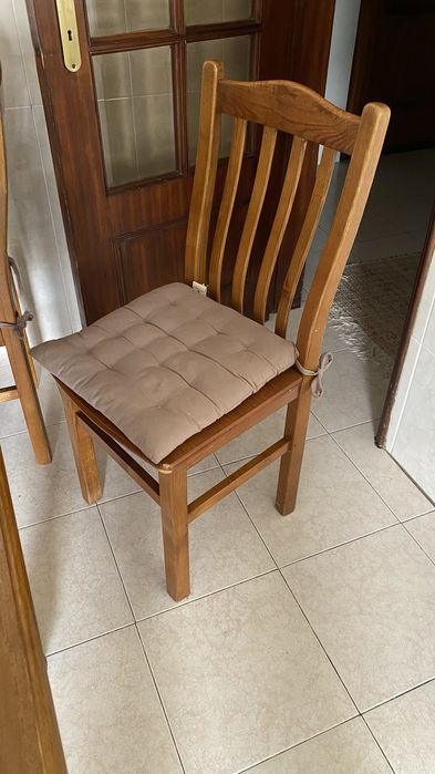 Mesa de cozinha com 4 cadeiras madeira maciça