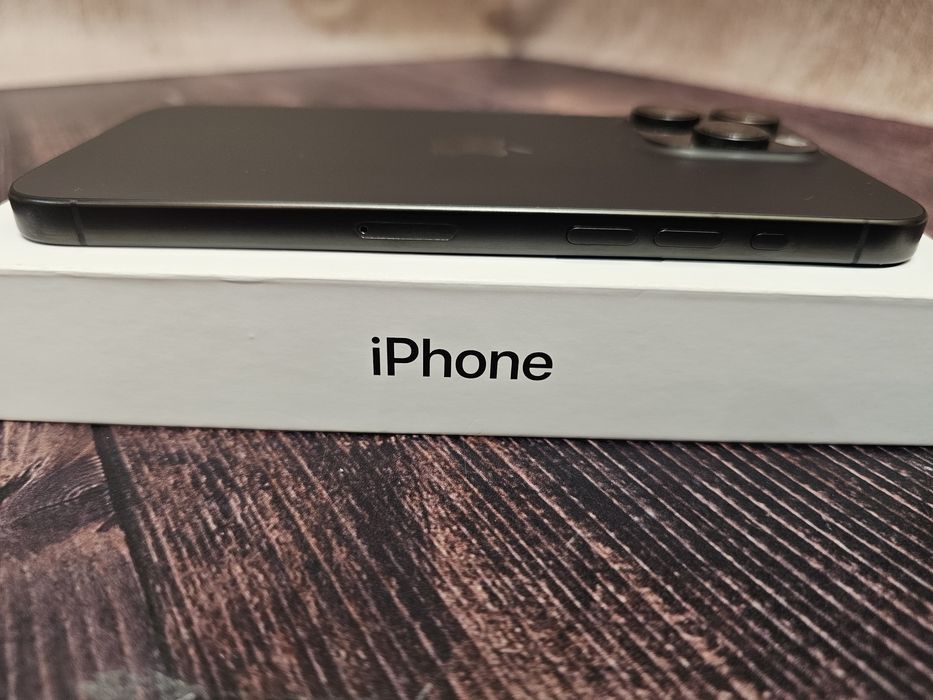 Смартфон Apple iPhone 15 Pro Max 256Gb Black Titanium 84% з гарантією