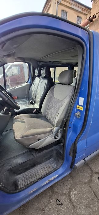 Opel Vivaro Renault Trafic diesel 9 osobowy hak zarejestrowany